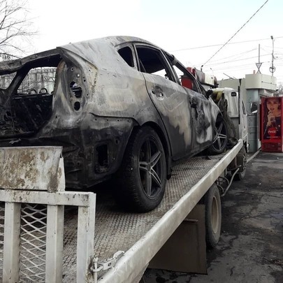 Фото эвакуации сгоревшего авто