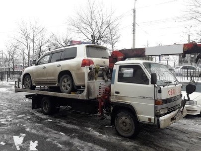 Фото перевозки Toyota Land Cruiser на эвакуаторе