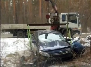 Эвакуатор работает за городом