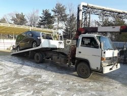 фото погрузки минивэна на эвакуатор